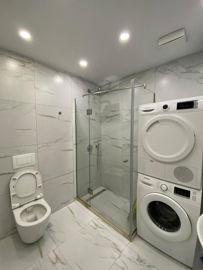 Komatas Modern In Bllok Area Tirana